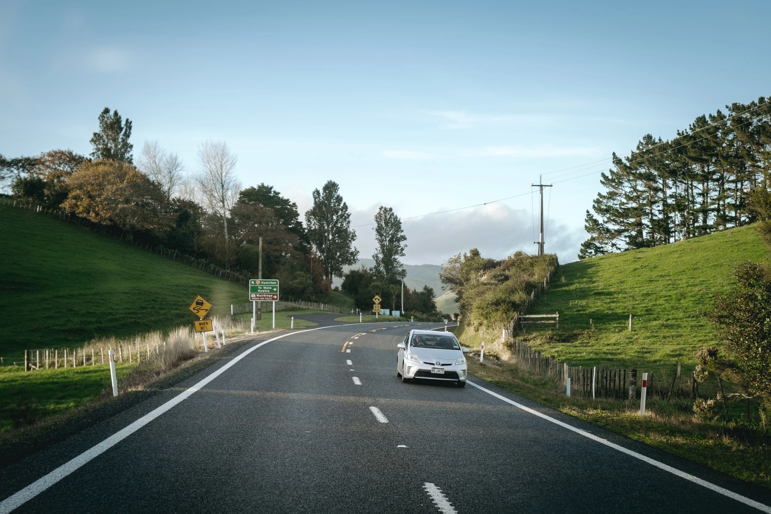 Can foreigners buy a car in New Zealand?