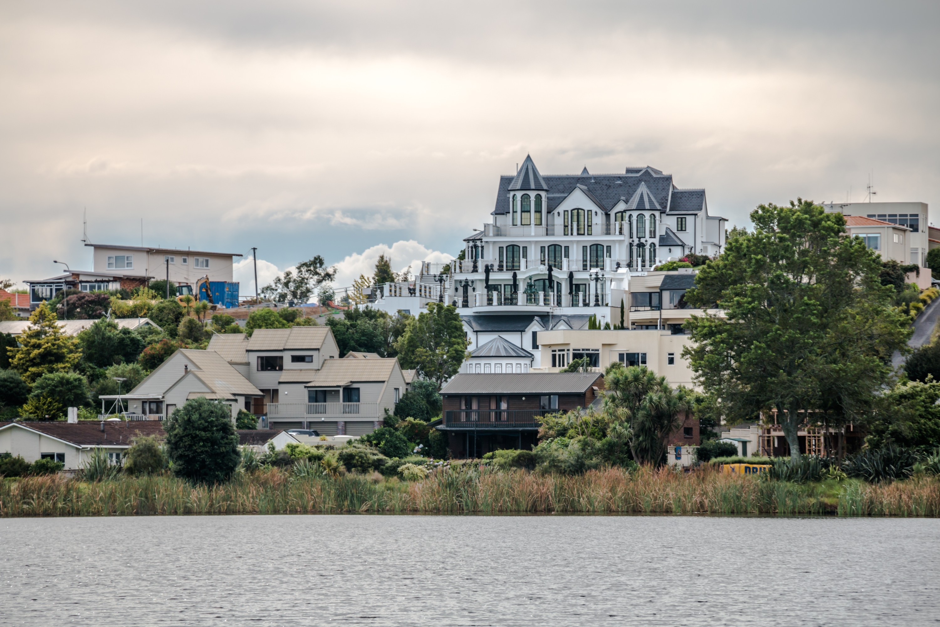 Moving checklist and relocation guide for Hamilton