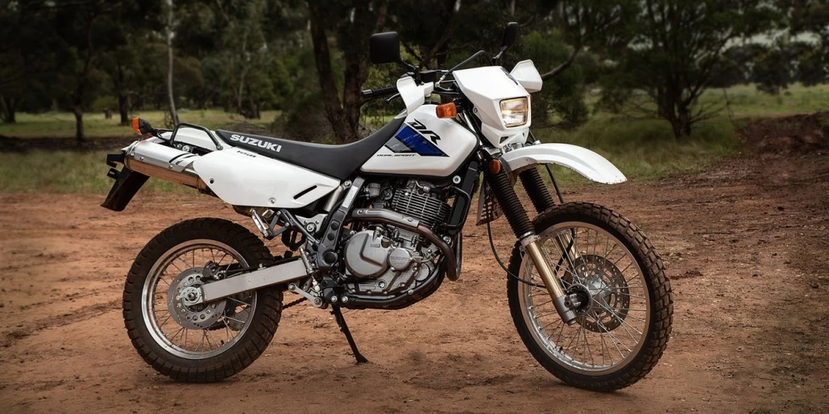 The DR650 from Suzuki is equipped with a 644 cc single-cylinder engine, making it a well-suited dual-sport motorbike