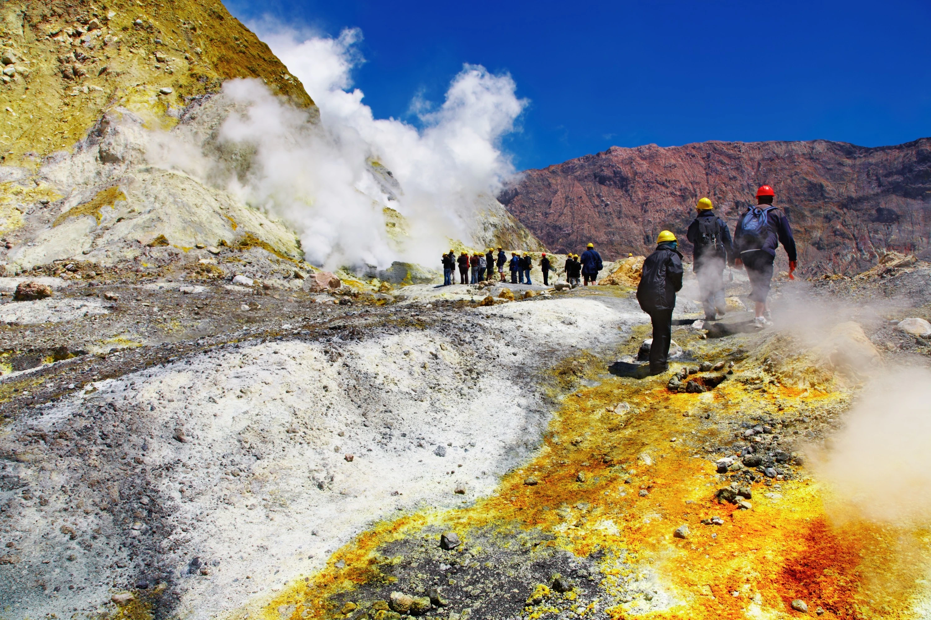 Exploring volcanic & geothermic New Zealand