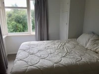 Queen bed, Single Bed