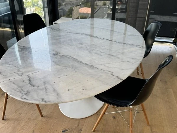 Tulip Oval Marble Dining table