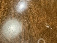 Round dining table