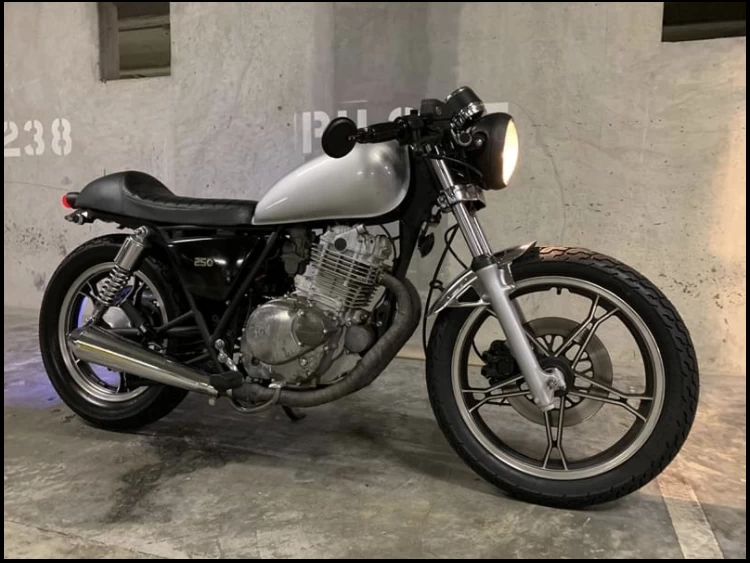 Motorcycle Suzuki GN250