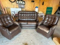 2 + 1 + 1 small lounge suite