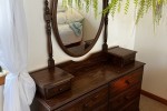 Dresser with Mirroor