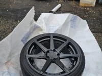 4 × 20" wheels with tyres fitted