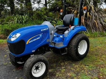 New Holland Boomer 25 Tractor