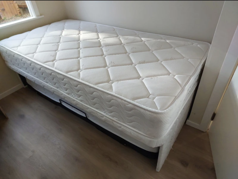 King single bed with trundler