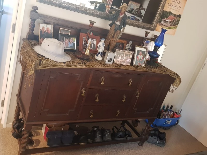 Antique Table 1.6m & 6 chairs, Antique Credenza, TV 55inch