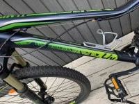 Medium sized women’s mountain bike non electric