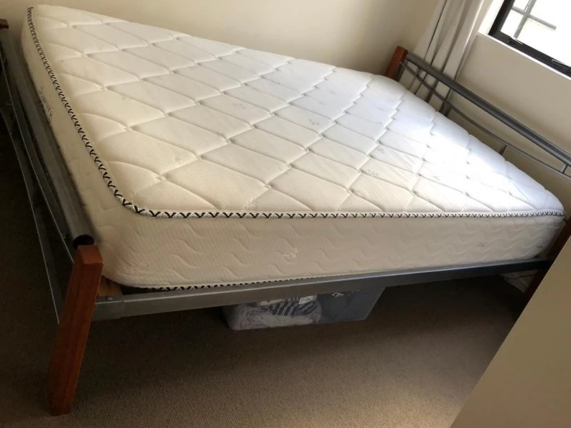 Queen bed mattress