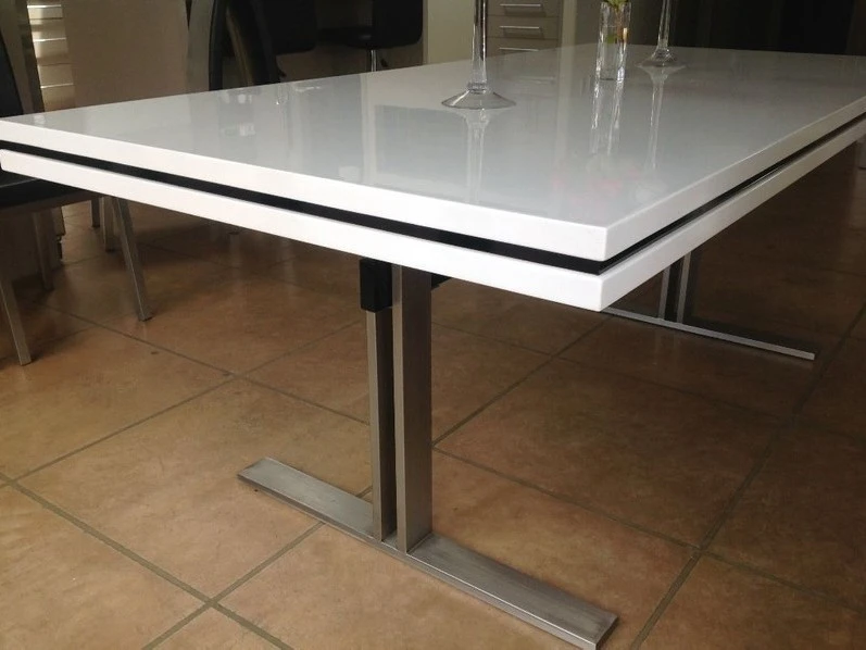 White Lacquer Dining Table