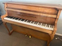 Zender compact upright piano