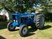 Ford 4600 tractor. 60 hp, weight approx 2100 kg