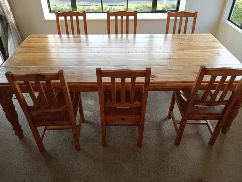 Early Settler Dining table