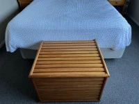 Box 18x22x26.4", Small table 28x21x15"