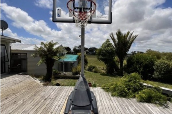 Basketball system and hoop