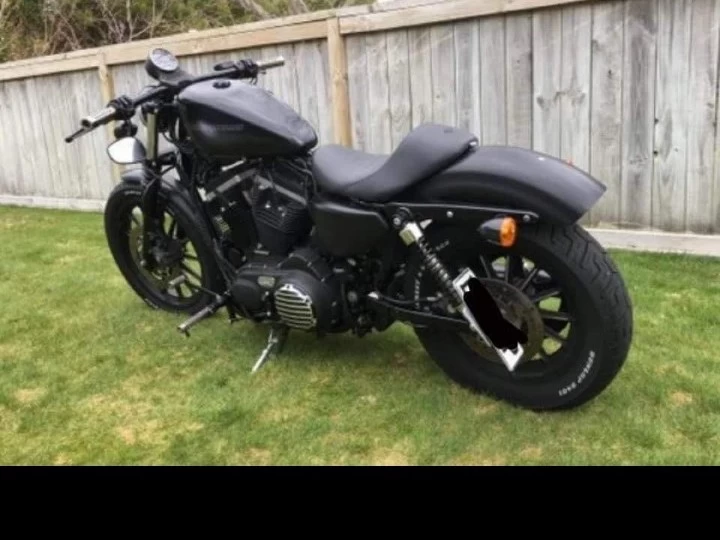 Motorcycle Harley davidson Iron 883