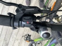 Medium sized women’s mountain bike non electric