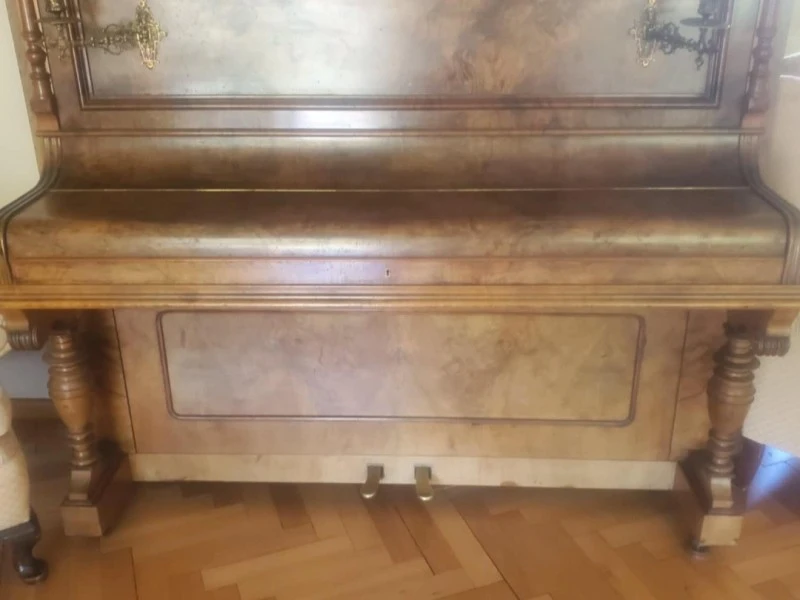 Dresden piano