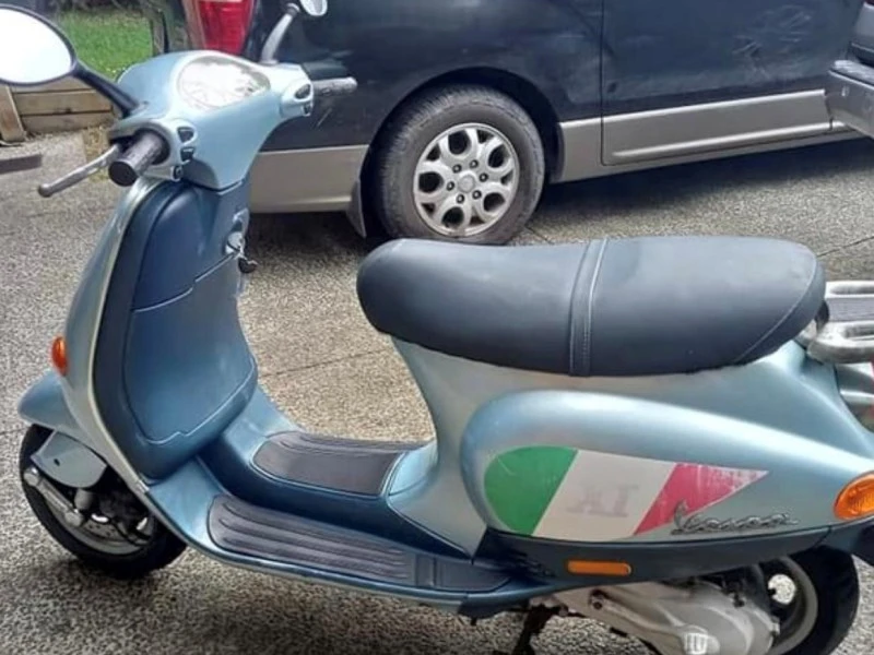 Motorcycle Vespa ET2 Piaggio