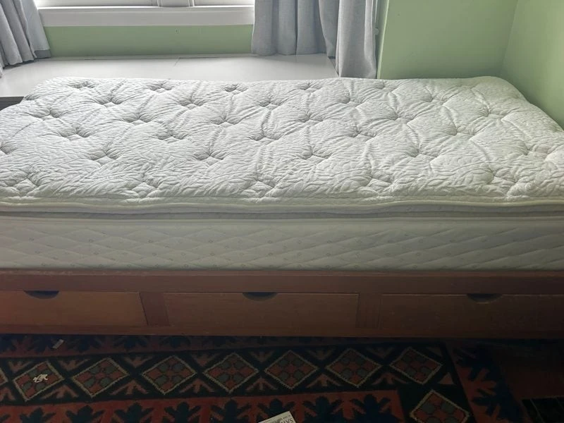 Sealy Single mattress and bed base