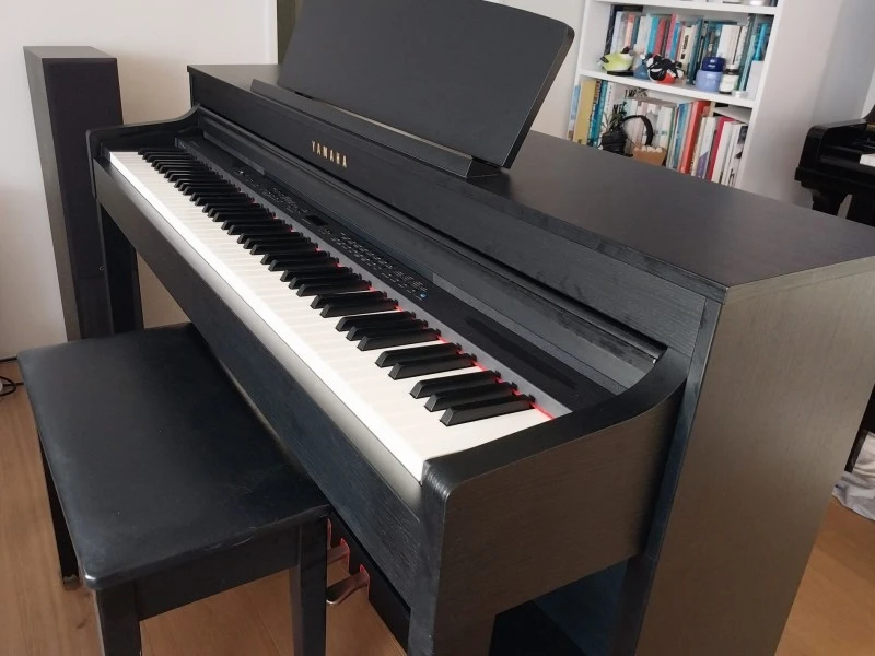 Yamaha Clavinova CLP440 piano