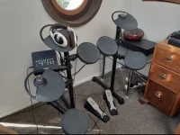 Electronic drum kit