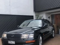 Lexus LS 400