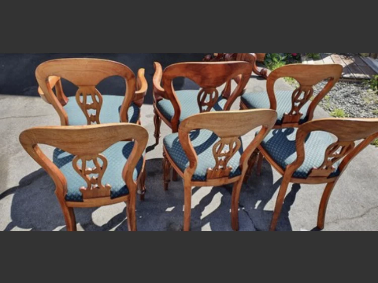 Table and chairs, 6 chairs