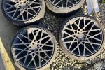 1x Set of wheels 1x Set of wheels