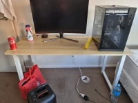 King single bed, Queen bed, Desk