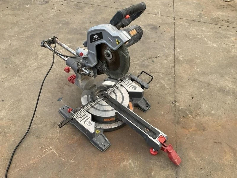 Ozito Mitre Saw Bundle