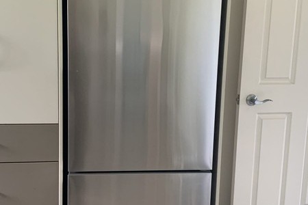 Fisher & Paykel fridge freezer nearly new