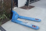 Pallet lifter