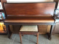 Holman upright puano piano