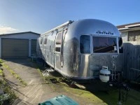 Airstream Caravan with American tow ball clamp