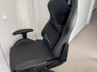 Computer table Dismantled, Computer chair Dismantled, Luggage 3 x Larg...