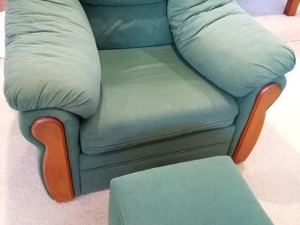 Sofa Lounge Suite 3 piece + 2 foot stools