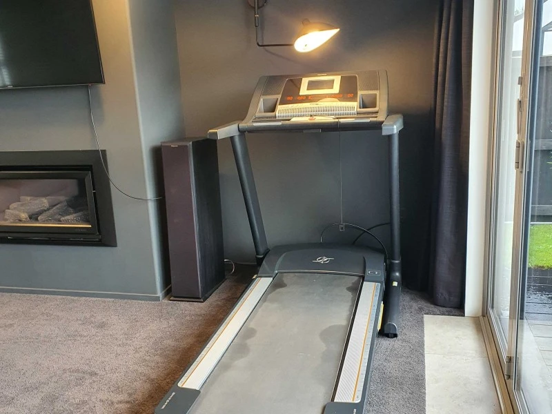 Dining table, Commercial Treadmill