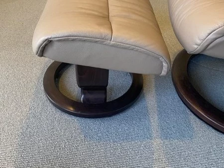 Stressless recliners and ottomans- new condition!, Stress recliner