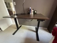 Electric standing desk