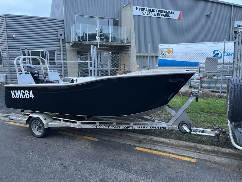 Small boat Kingfisher Minicat 450