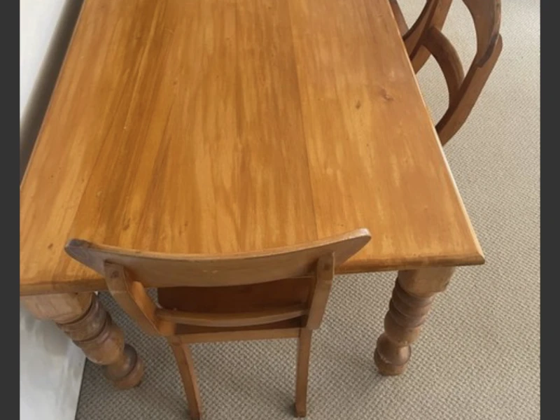 Wooden dining table + 5 chairs