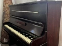 Upright piano