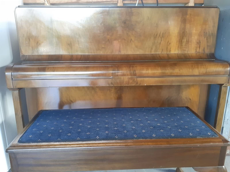 Brasted London piano