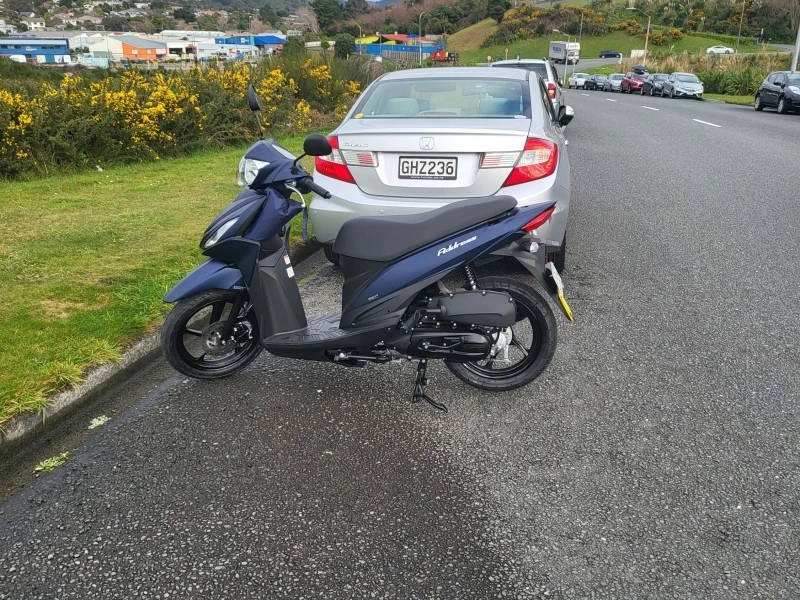 Motorcycle Suzuki UK 110