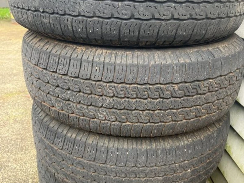 4 x car tyres from Auckland to Levin