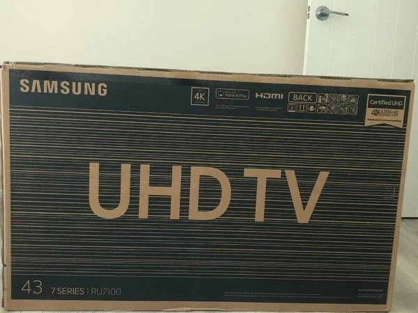 Samsung 43" RU7100 4K Smart TV
